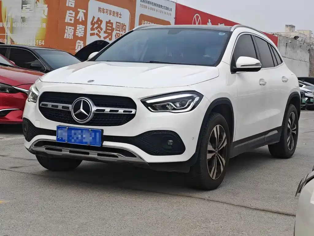 Mercedes-Benz GLA — фото 1