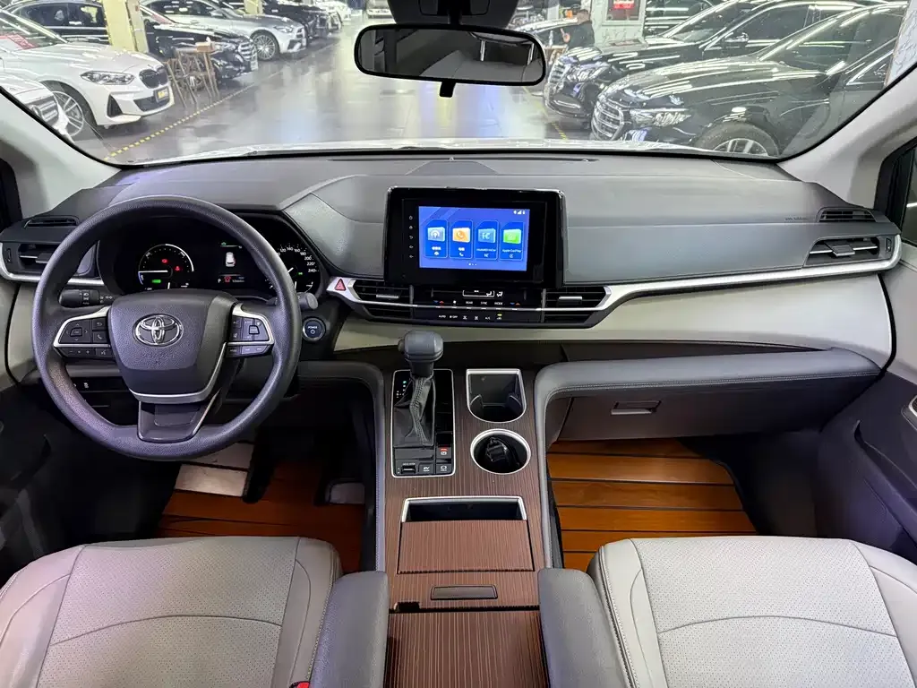 Toyota Sienna 2023 из CN, фото 10