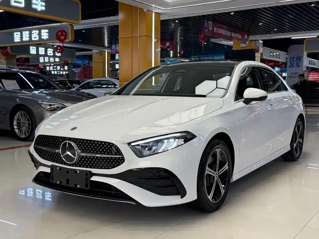 Mercedes-Benz A-Class — фото 1