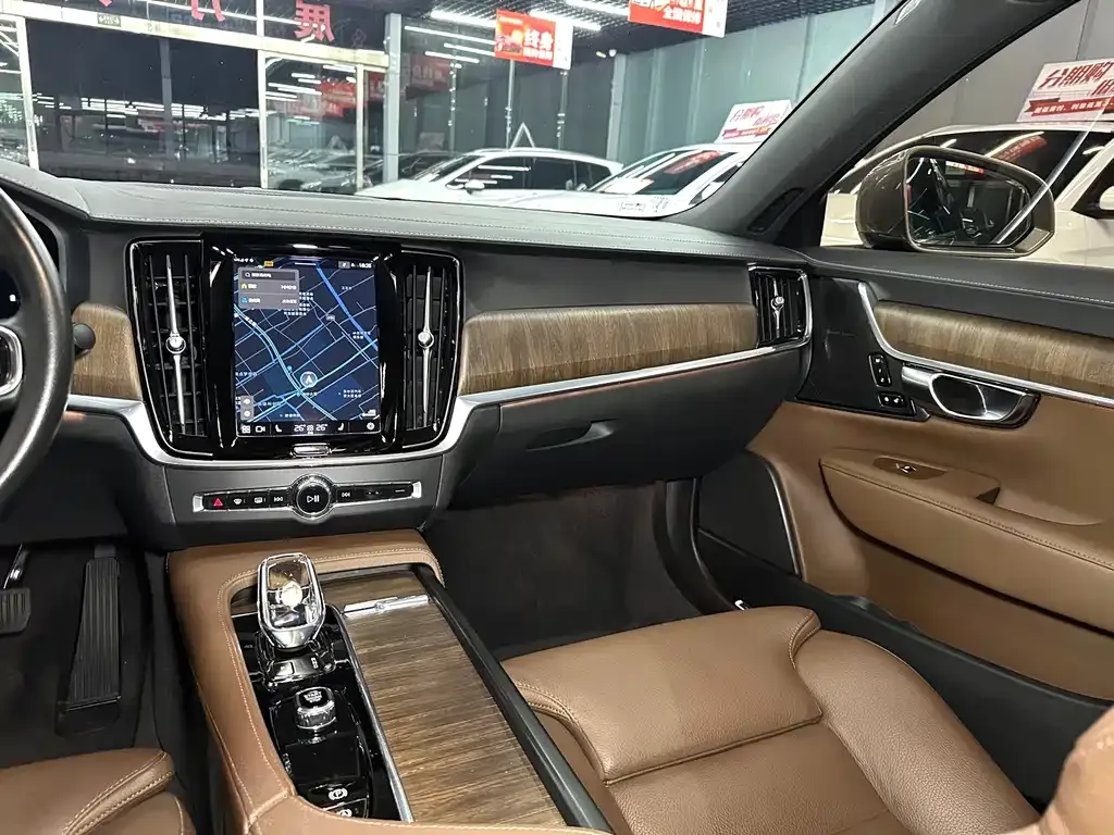 Volvo S90 — фото 10