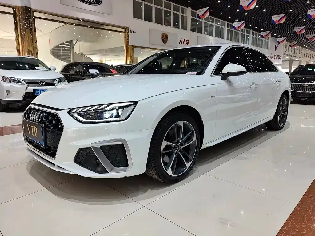 Audi A4L 2022 из CN, фото 1