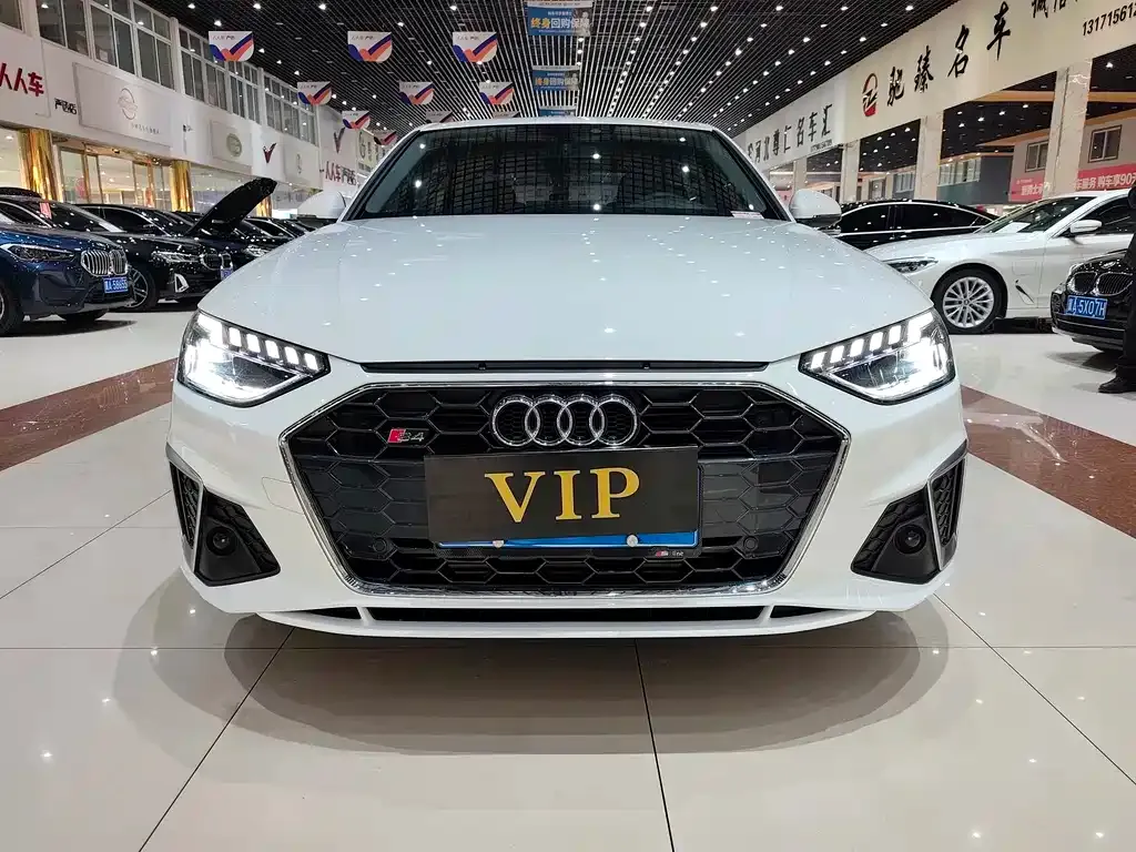 Audi A4L 2022 из CN, фото 3