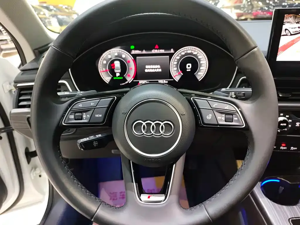 Audi A4L 2022 из CN, фото 8