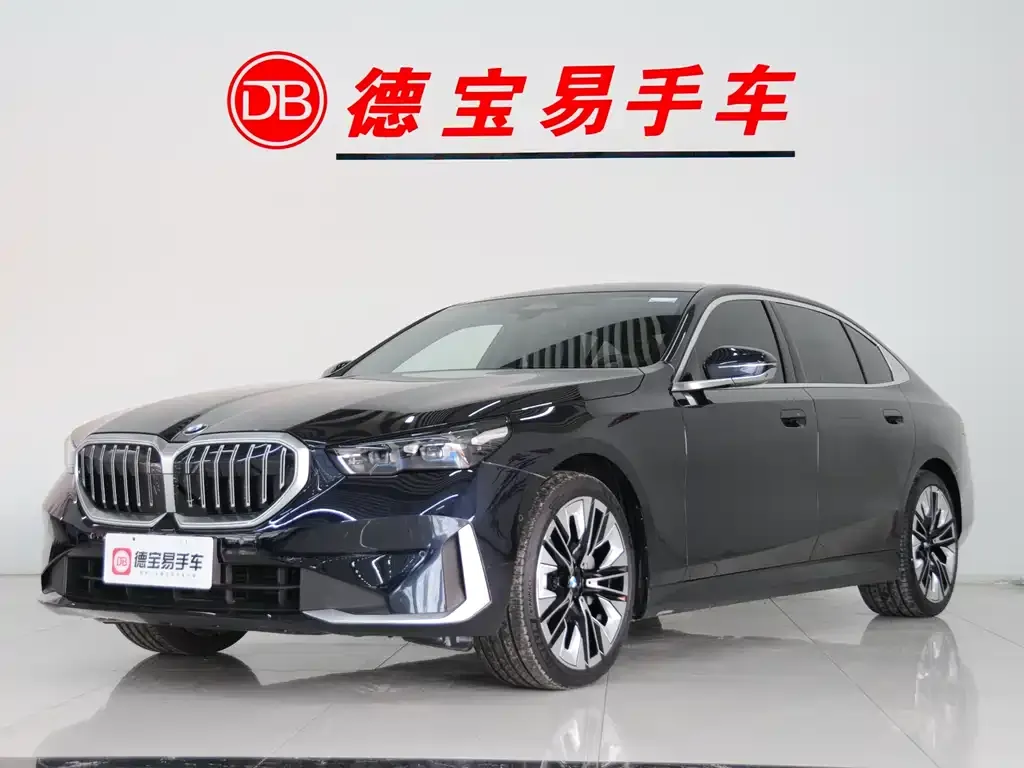 BMW 5 Series — фото 1