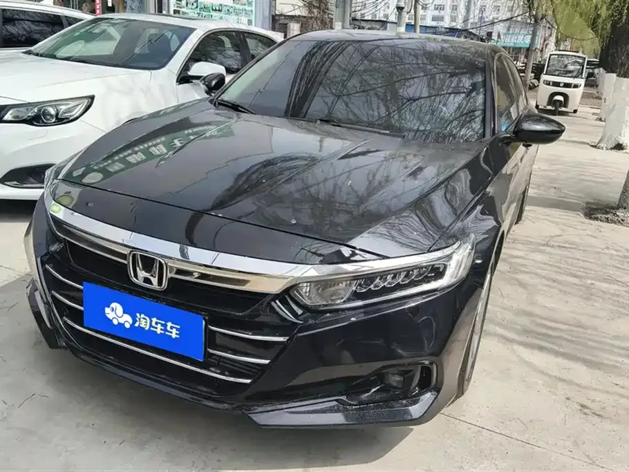 Honda Accord — фото 1