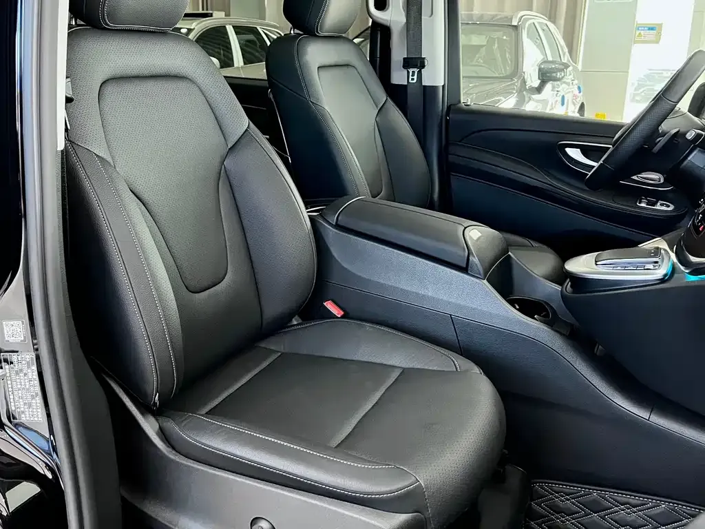 Mercedes-Benz V-Class 2022 из CN, фото 2