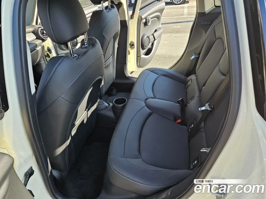 Mini Cooper 2021 из KR, фото 2