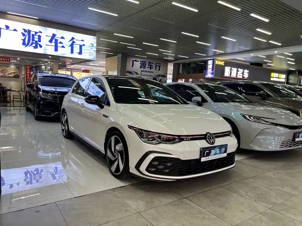 Volkswagen Golf GTI — фото 8