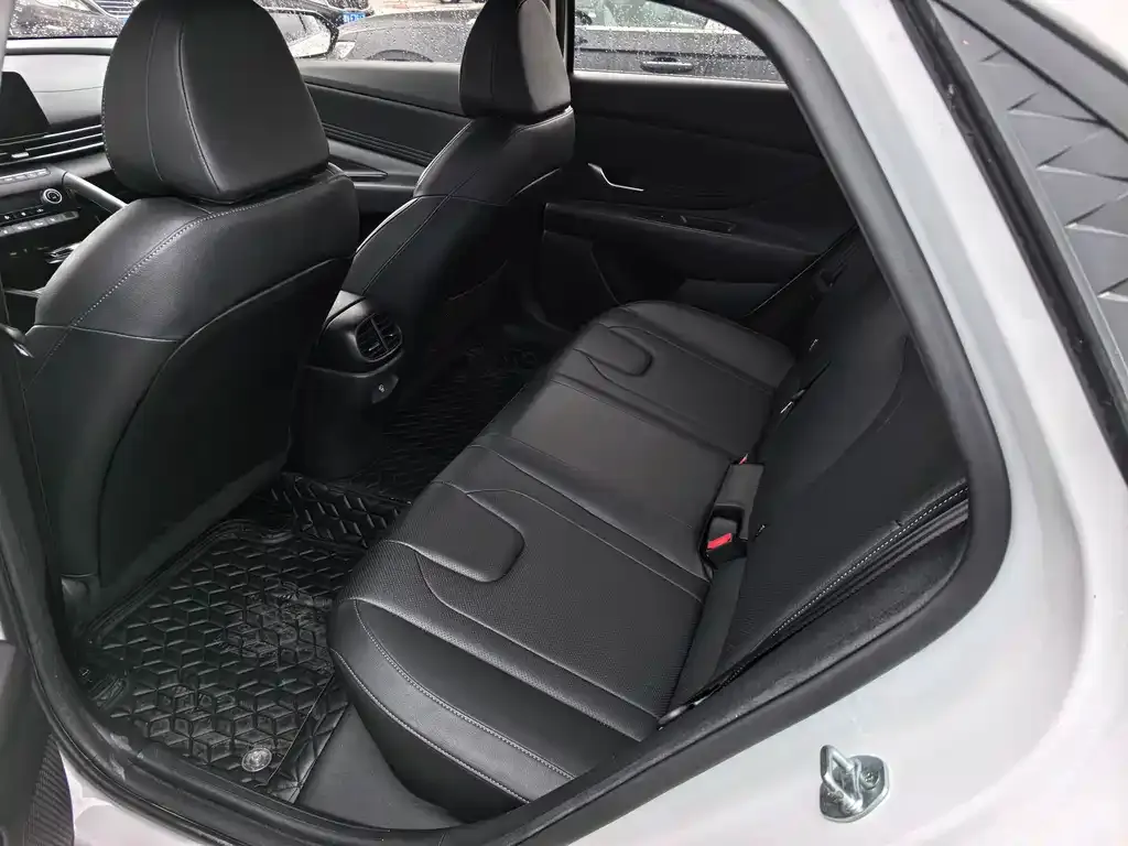 Hyundai Elantra 2024 из CN, фото 9
