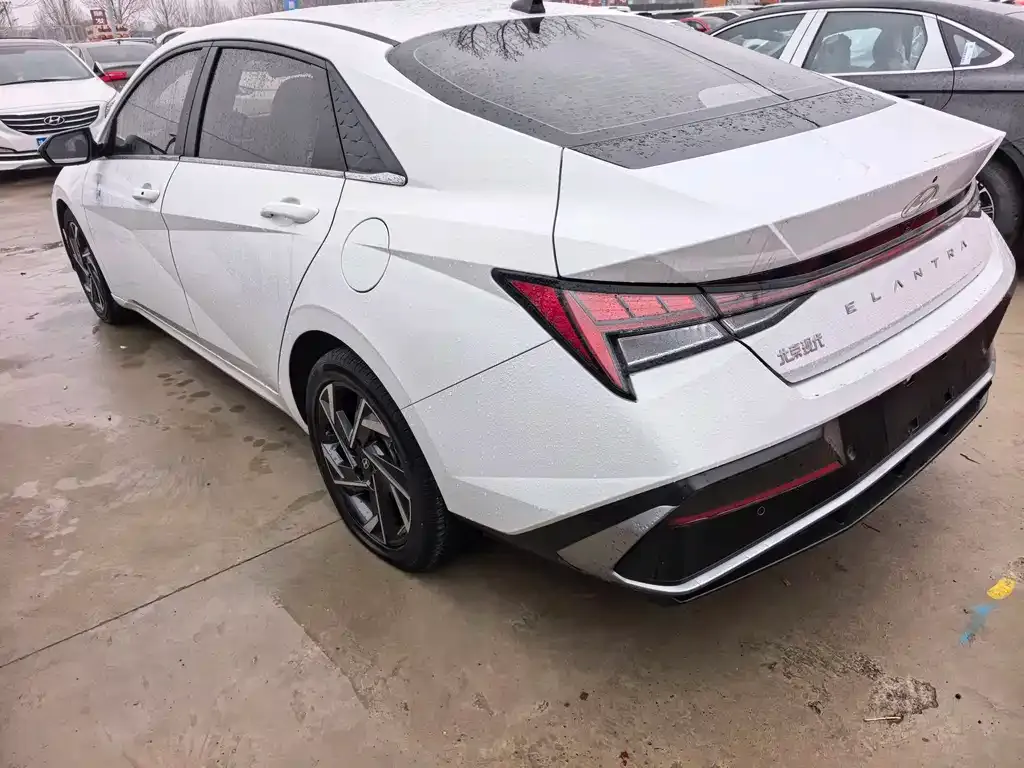 Hyundai Elantra 2024 из CN, фото 3