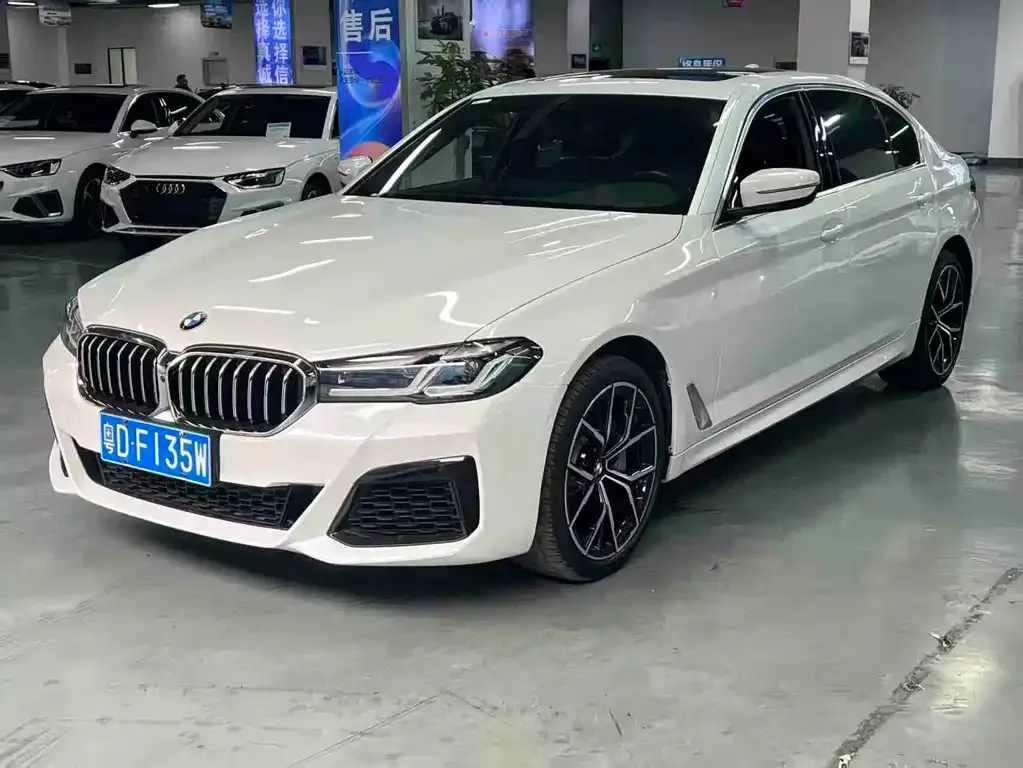 BMW 5 Series — фото 1