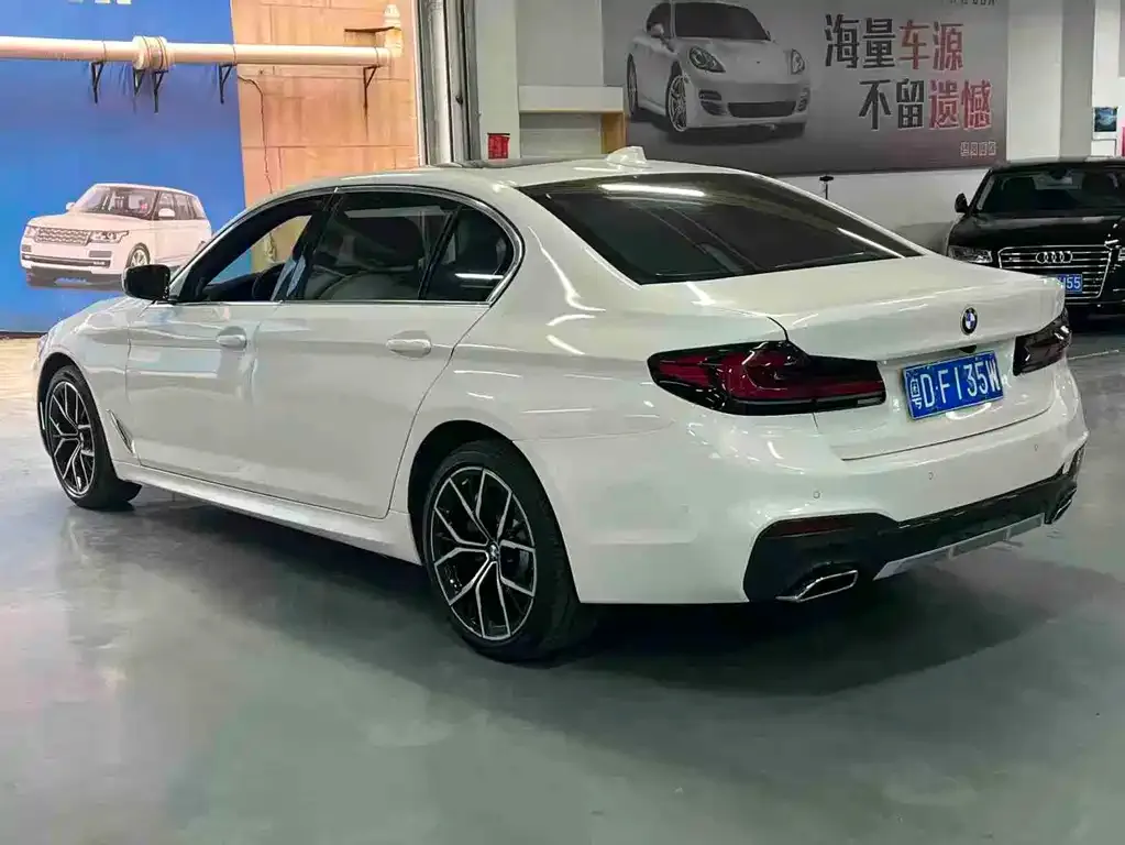 BMW 5 Series — фото 10