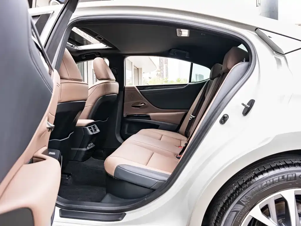 Lexus ES 2021 из CN, фото 7