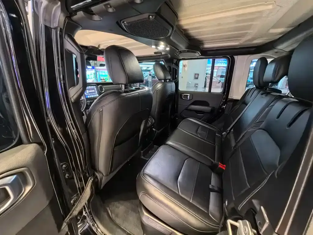 Jeep Wrangler PHEV 2022 из CN, фото 8