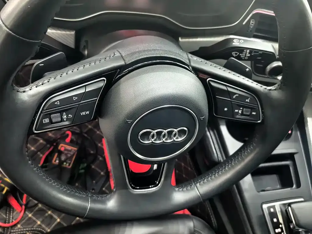 Audi A4L 2021 из CN, фото 5