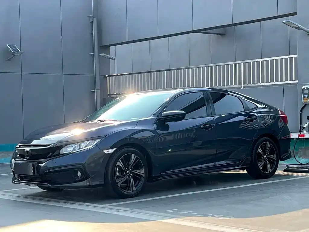 Honda Civic — фото 1