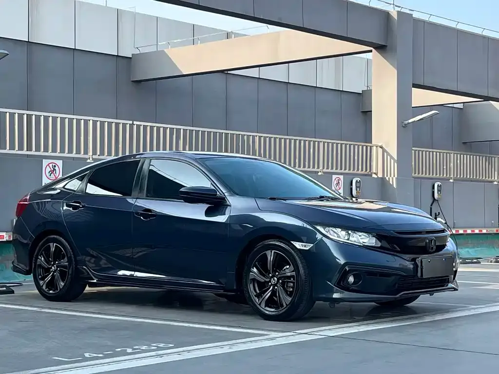 Honda Civic — фото 10