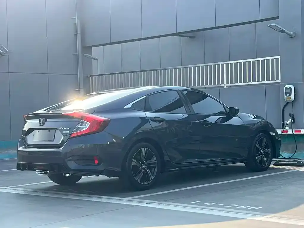 Honda Civic — фото 4