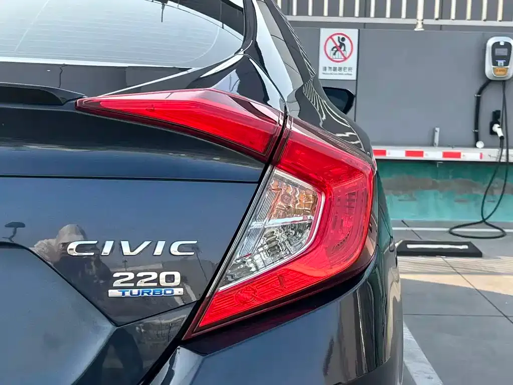 Honda Civic — фото 8