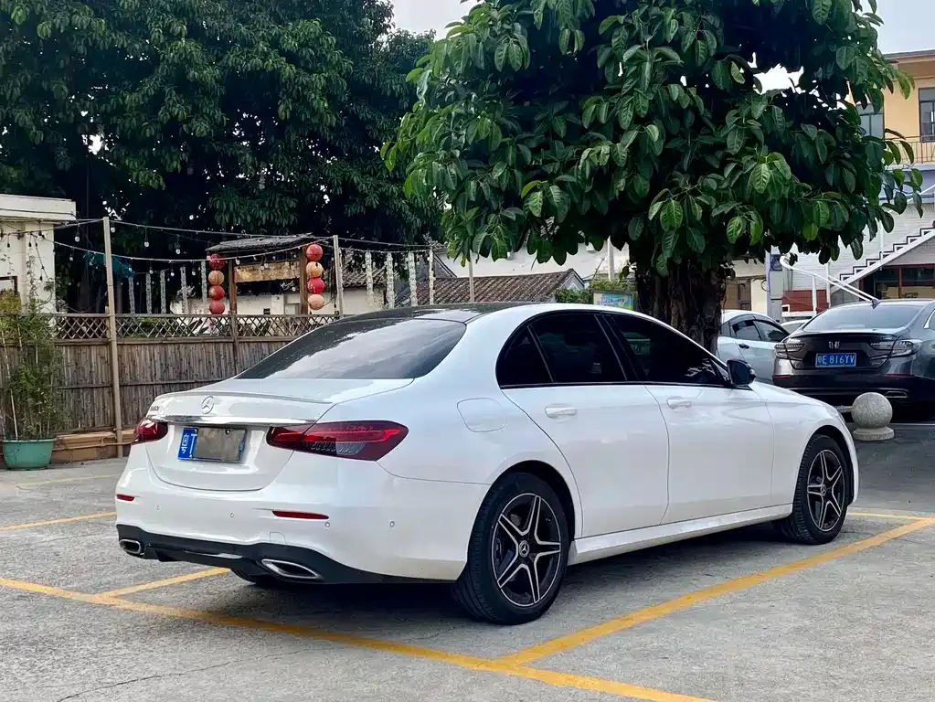 Mercedes-Benz E-Class (Import) — фото 7
