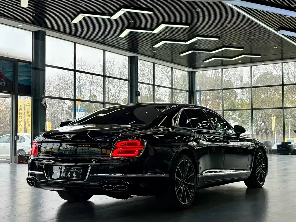 Bentley Flying Spur 2022 из CN, фото 7