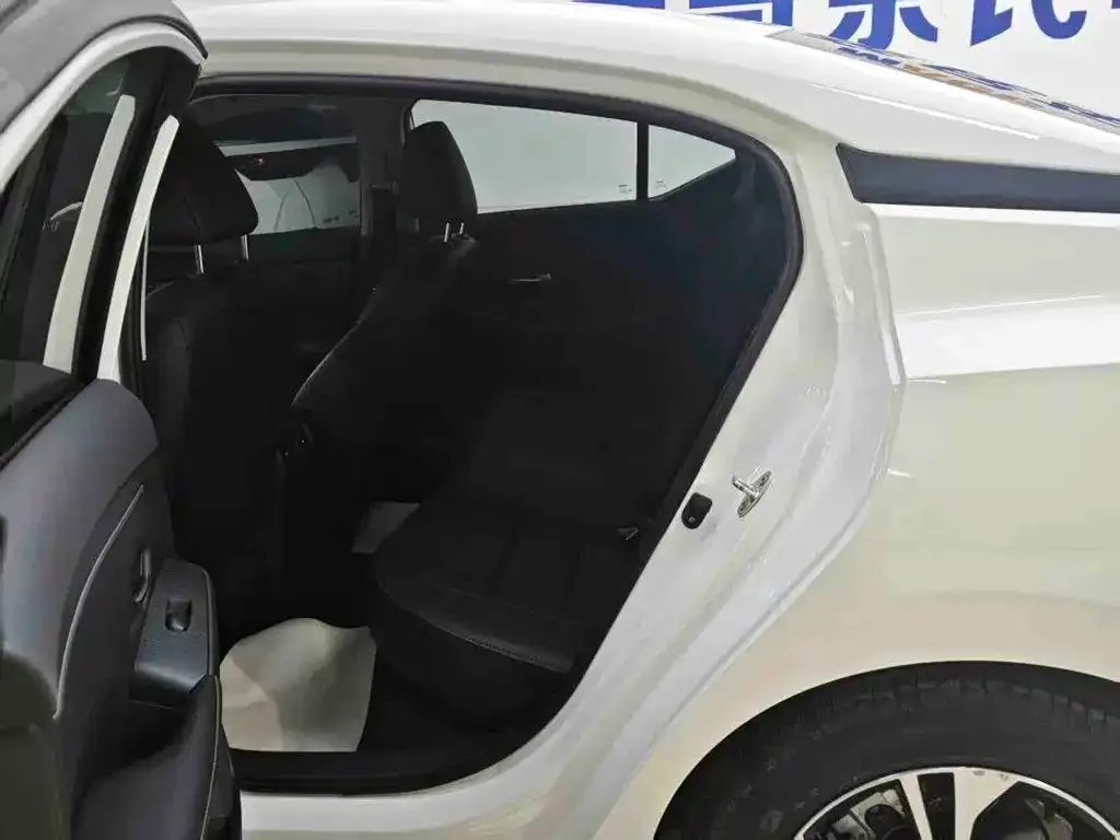 Nissan Sylphy 2023 из CN, фото 2