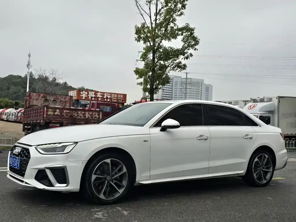 Audi A4L 2021 из CN, фото 1