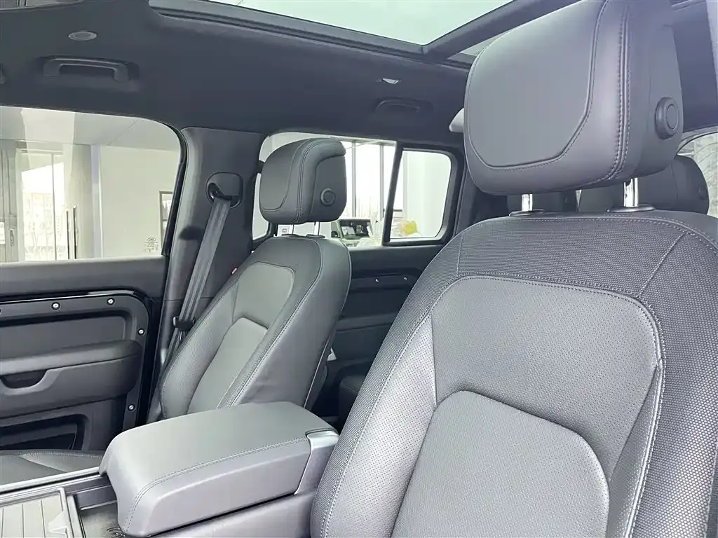 Land Rover Defender — фото 10
