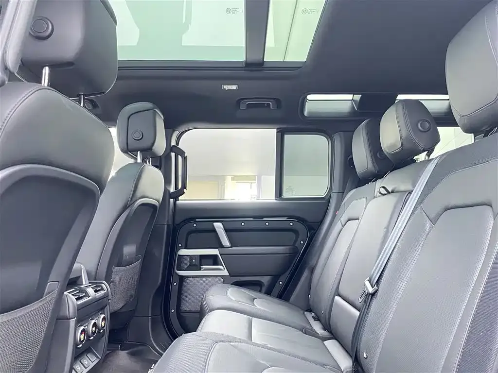 Land Rover Defender — фото 5
