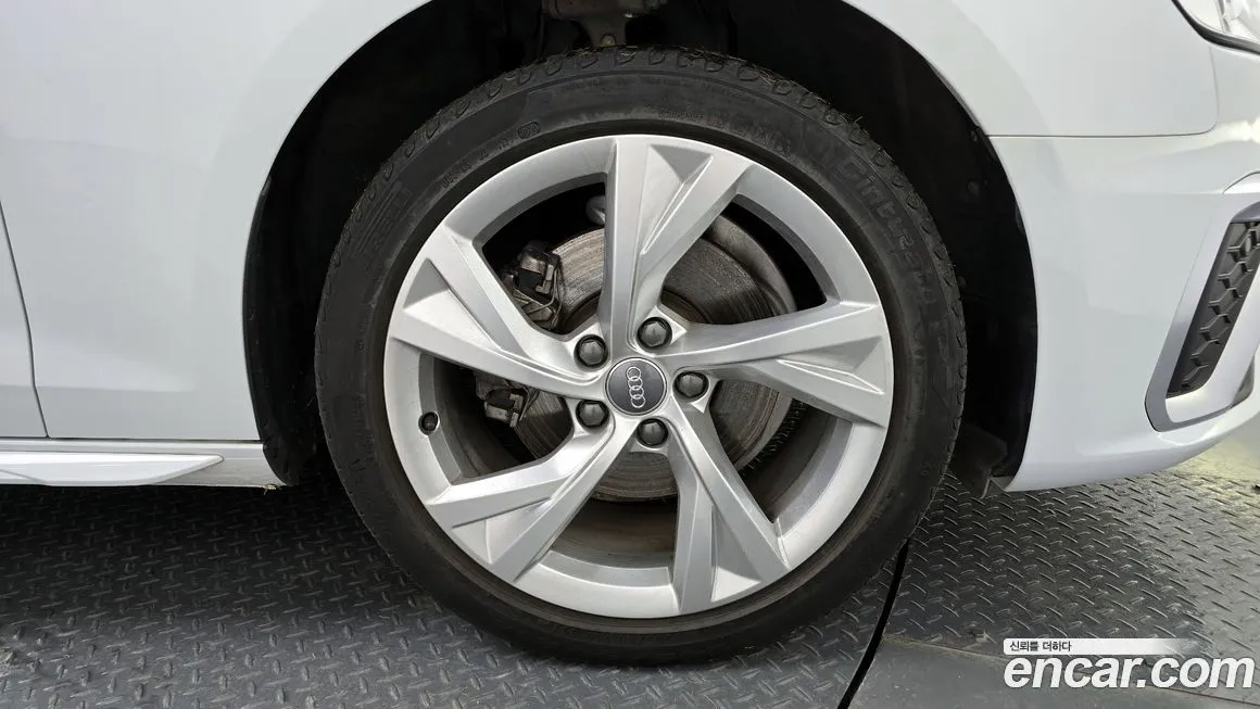 Audi A4 2021 из KR, фото 3