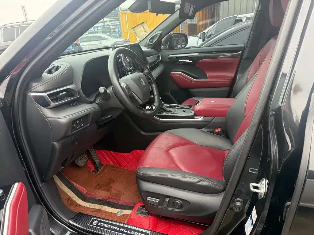 Toyota Crown Kluger 2022 из CN, фото 8
