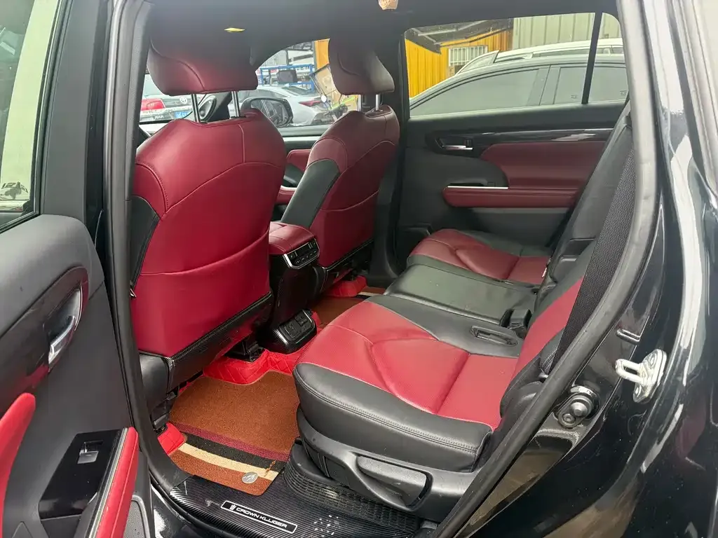 Toyota Crown Kluger 2022 из CN, фото 6