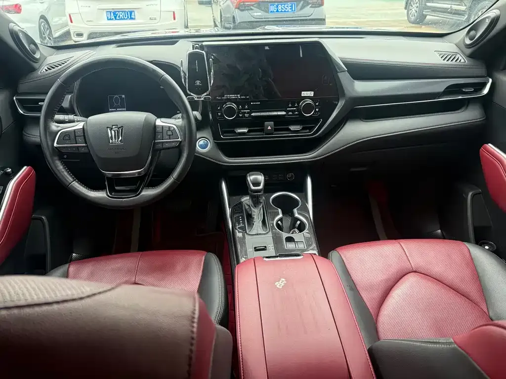 Toyota Crown Kluger 2022 из CN, фото 3