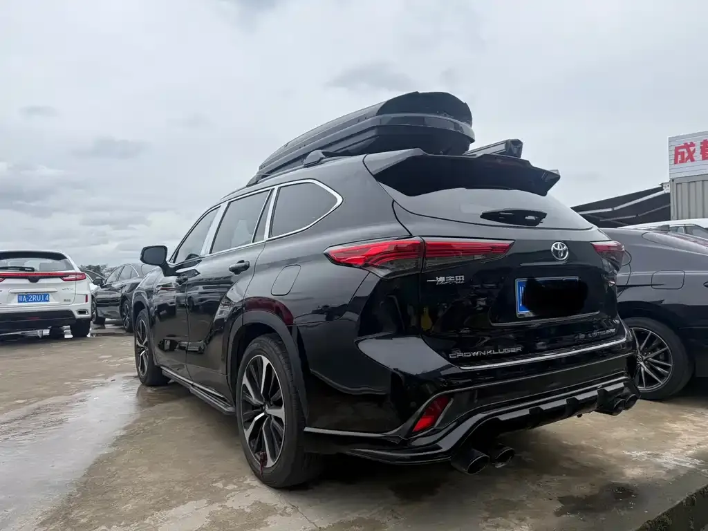 Toyota Crown Kluger 2022 из CN, фото 4