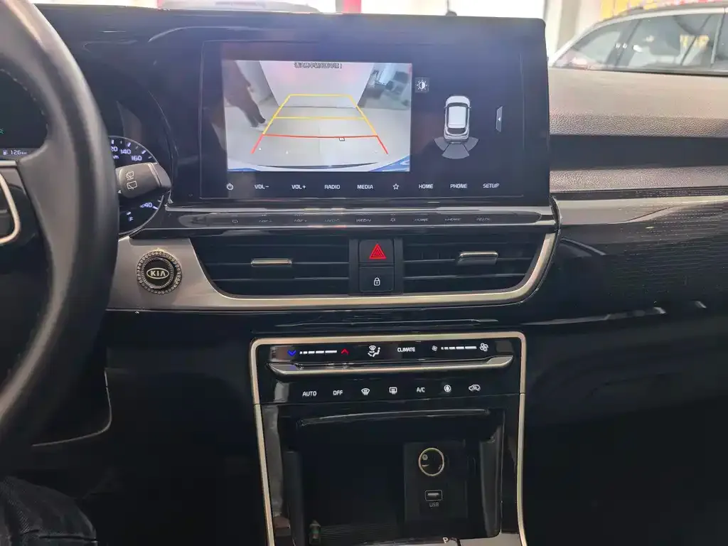 Kia KX3 — фото 4