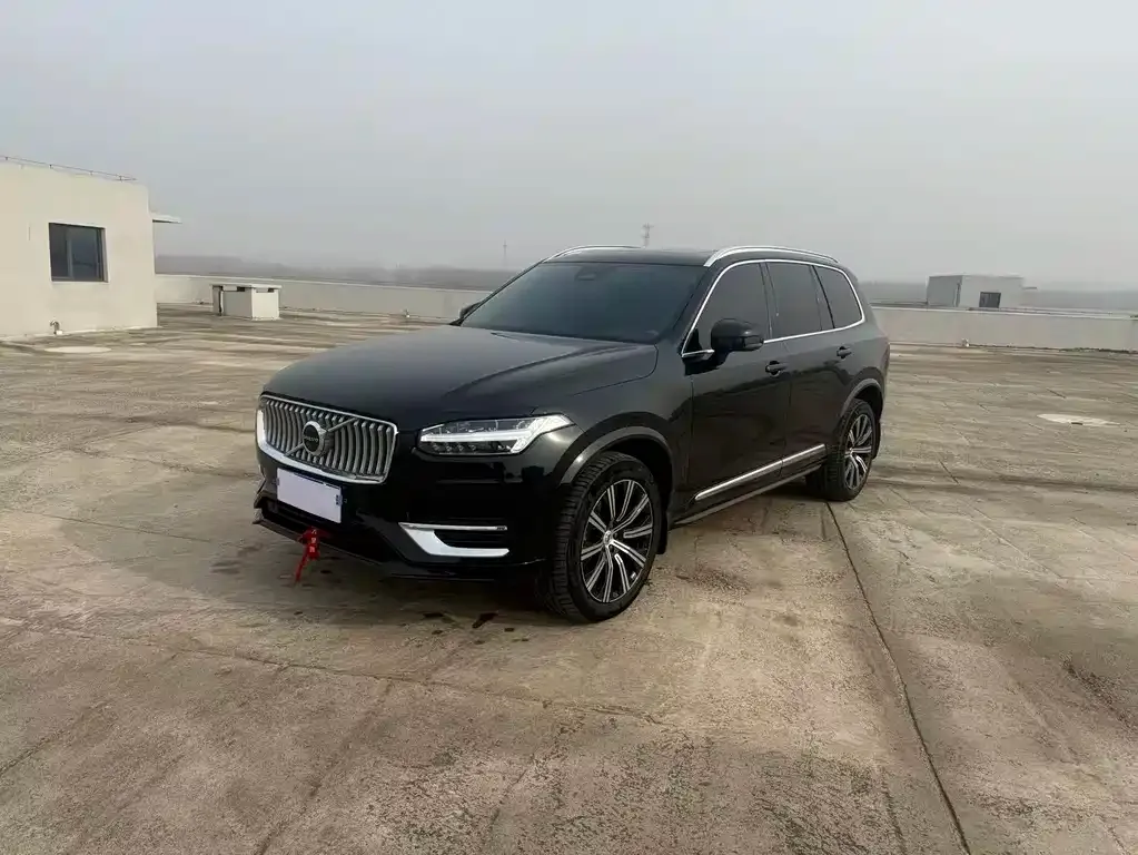 Volvo XC90 — фото 1