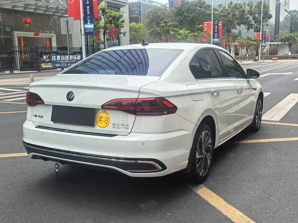 Volkswagen Bora 2023 из CN, фото 10