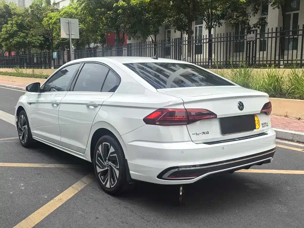 Volkswagen Bora 2023 из CN, фото 9
