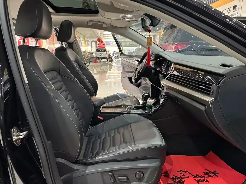 Volkswagen Passat 2021 из CN, фото 5