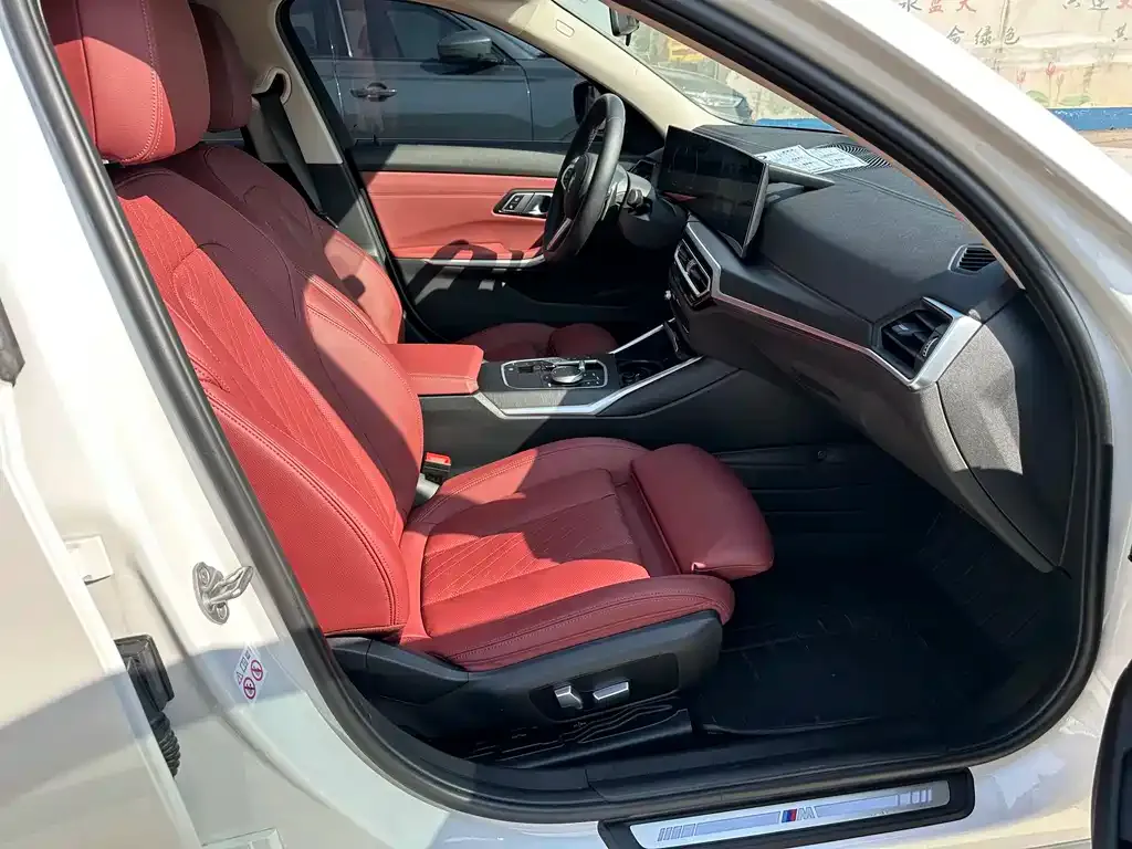 BMW 3 Series 2023 из CN, фото 3