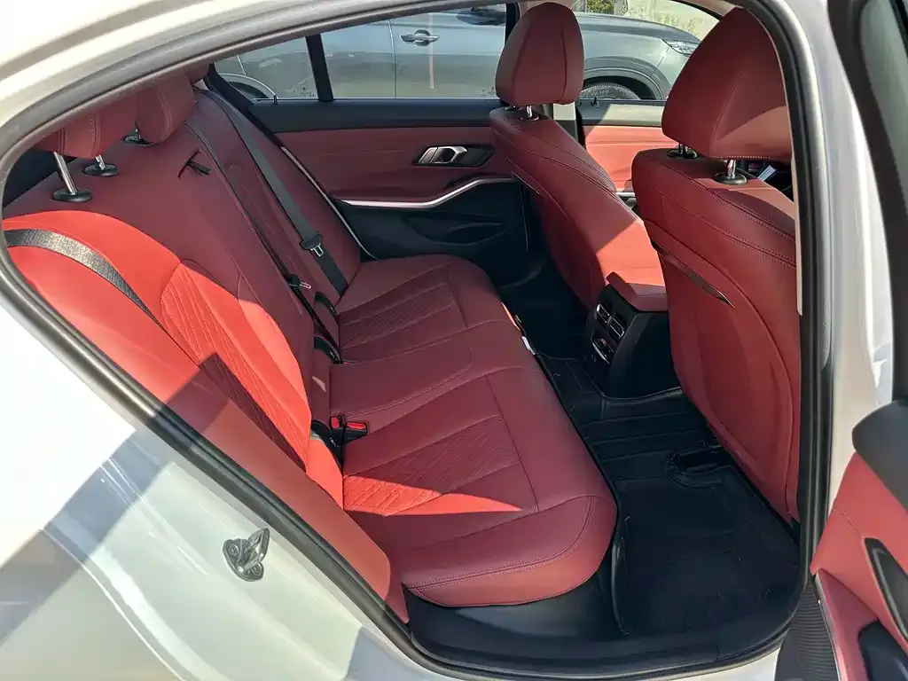 BMW 3 Series 2023 из CN, фото 2