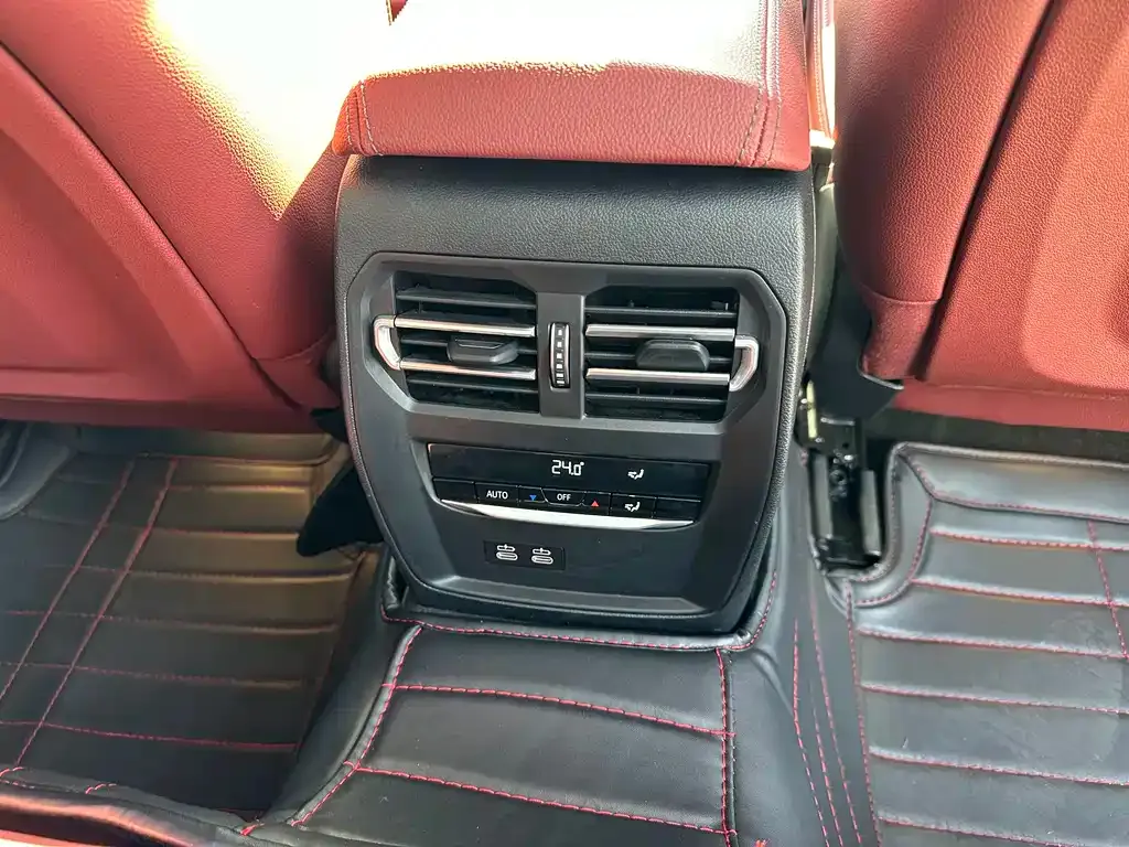 BMW 3 Series 2023 из CN, фото 4