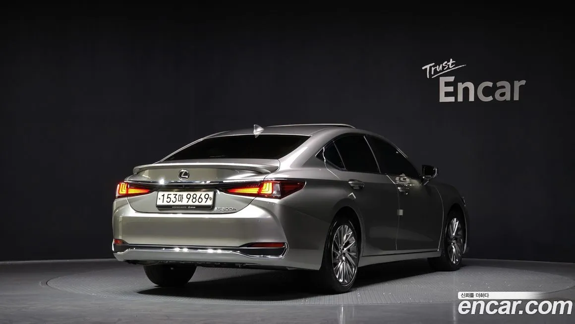 Lexus ES — фото 4