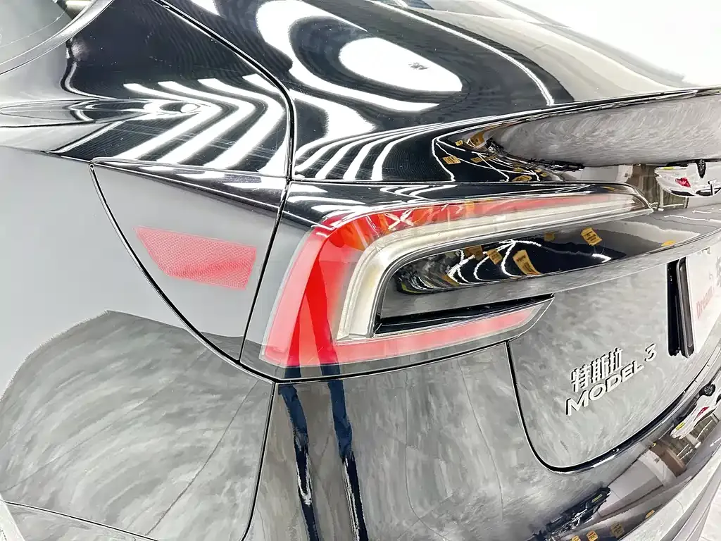 Tesla Model 3 — фото 10