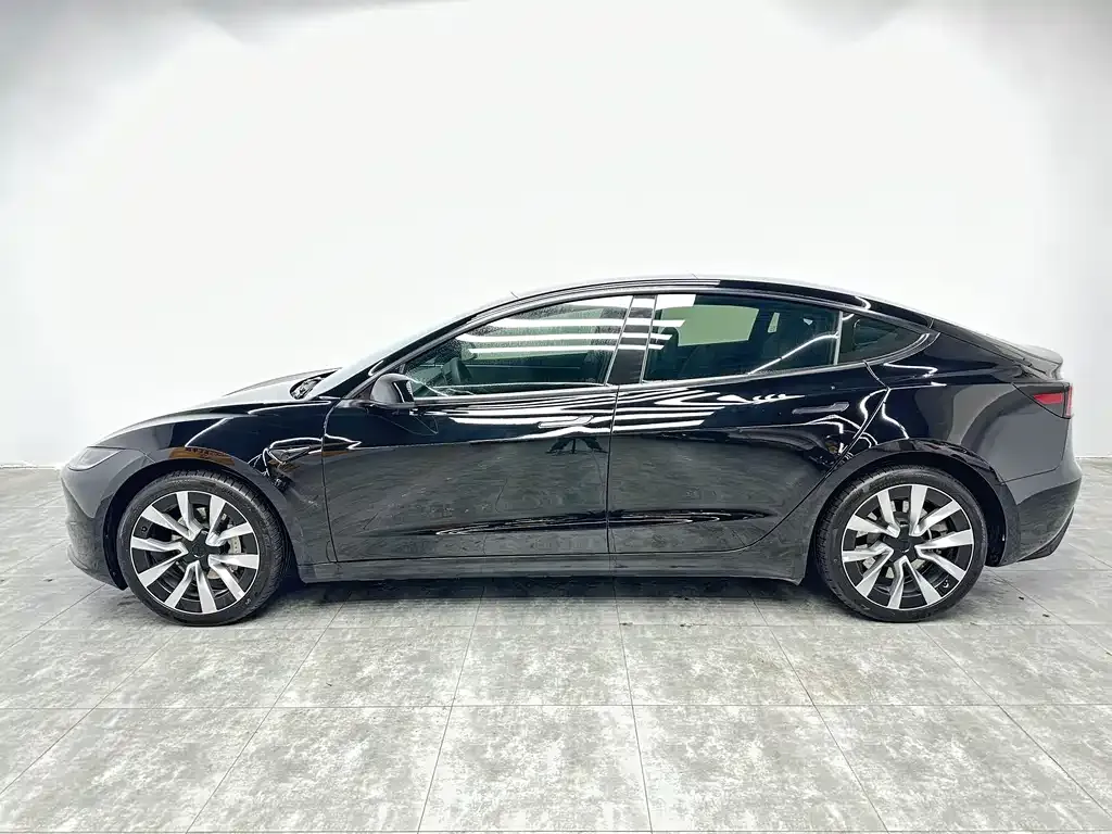 Tesla Model 3 — фото 5