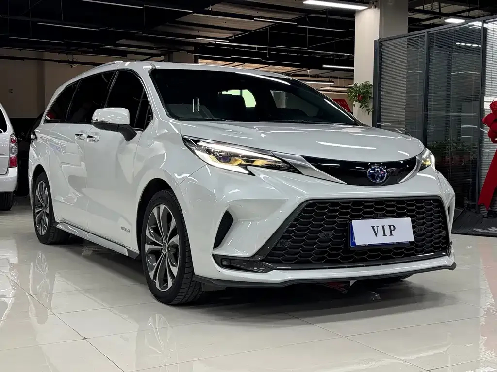 Toyota Granvia 2023 из CN, фото 9