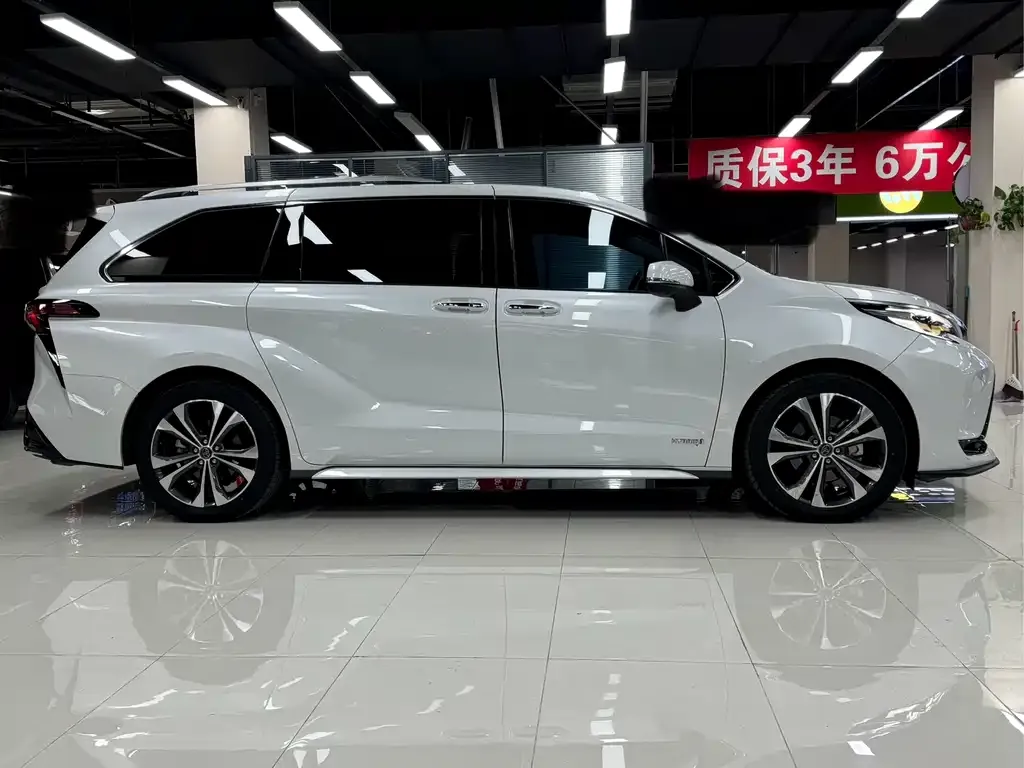 Toyota Granvia 2023 из CN, фото 6