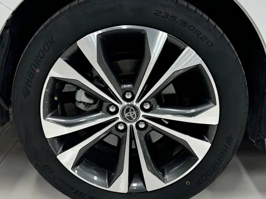 Toyota Granvia 2023 из CN, фото 2