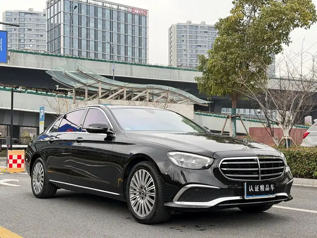 Mercedes-Benz E-Class — фото 4