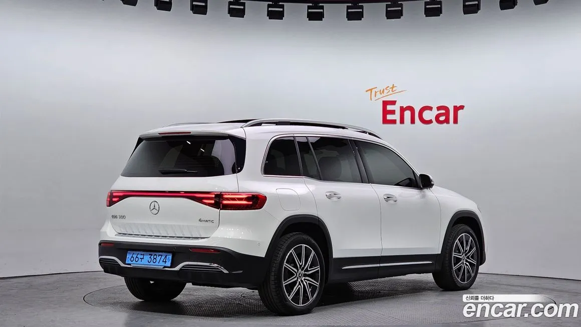 Mercedes-Benz EQB — фото 2